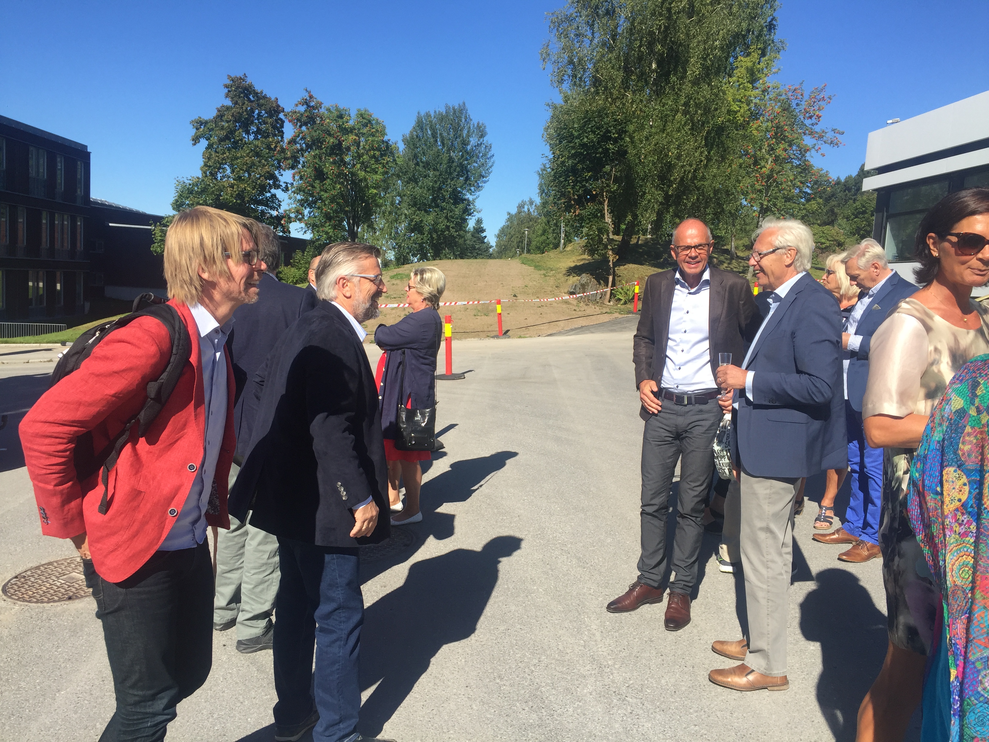 Mange gratulasjoner til hverandre på en dag som denne.